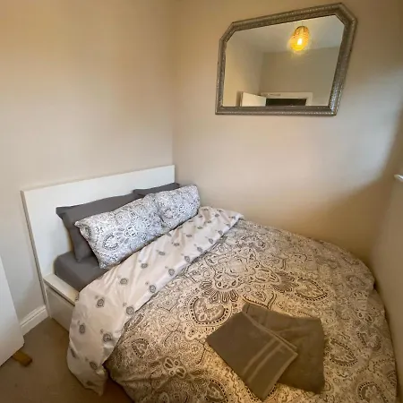Flat * Harrogate